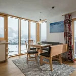 Strobl シャレー ヴァルヒゼー